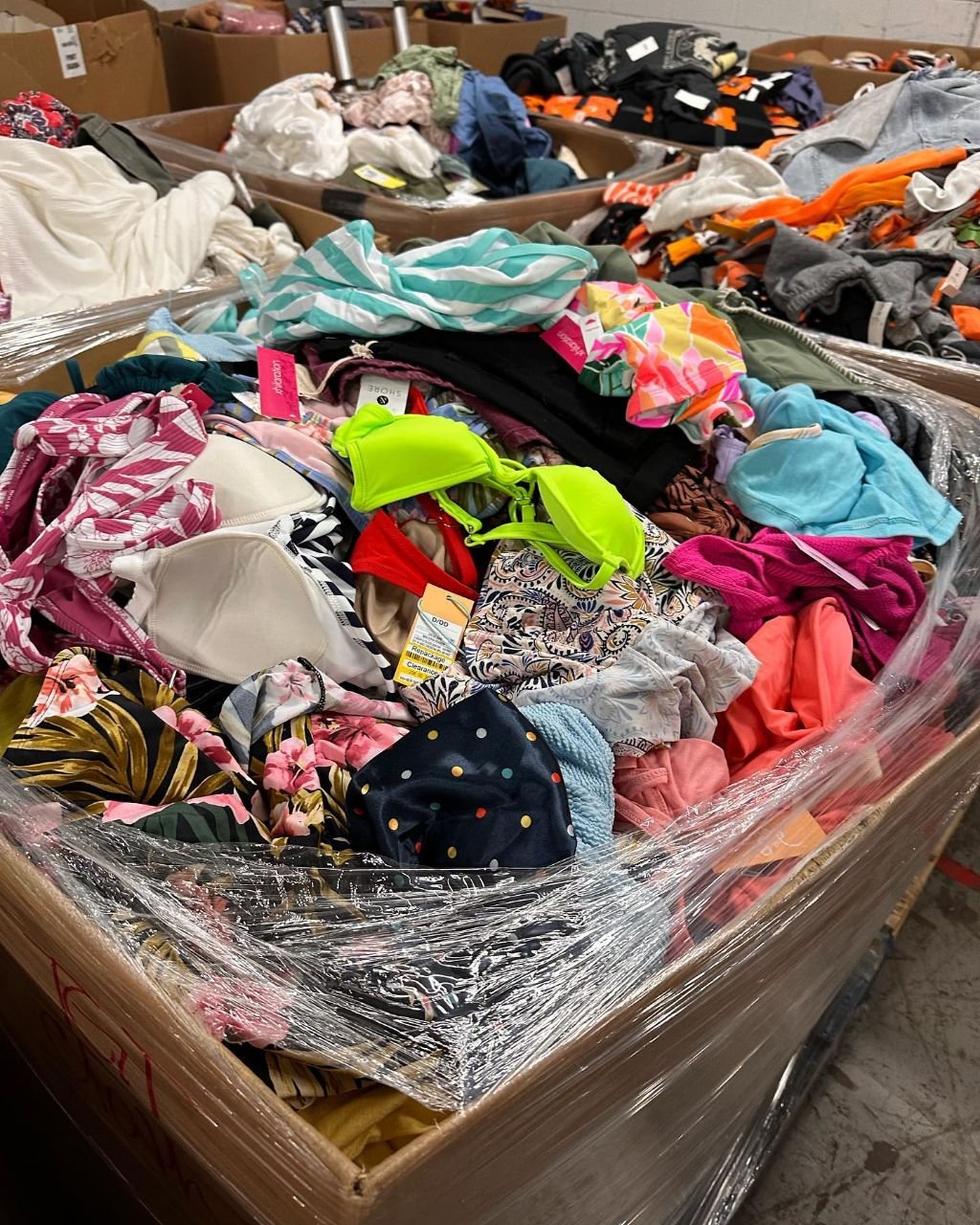 Amazon Branded Clothing Pallet: 82% Off Original Retail