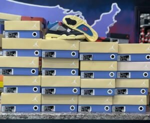This pallets contains 30 pairs of mix Jordan shoes